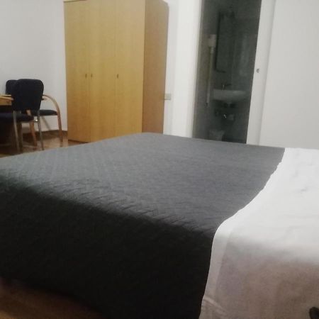 Hotel Alabarda Триест Экстерьер фото