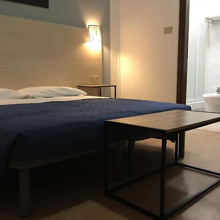 Hotel Alabarda Триест Экстерьер фото
