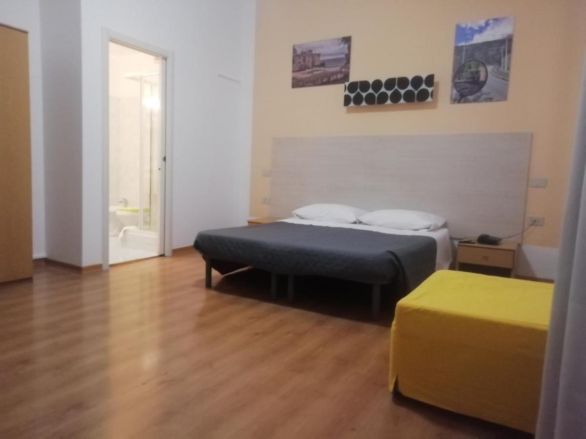 Hotel Alabarda Триест Экстерьер фото