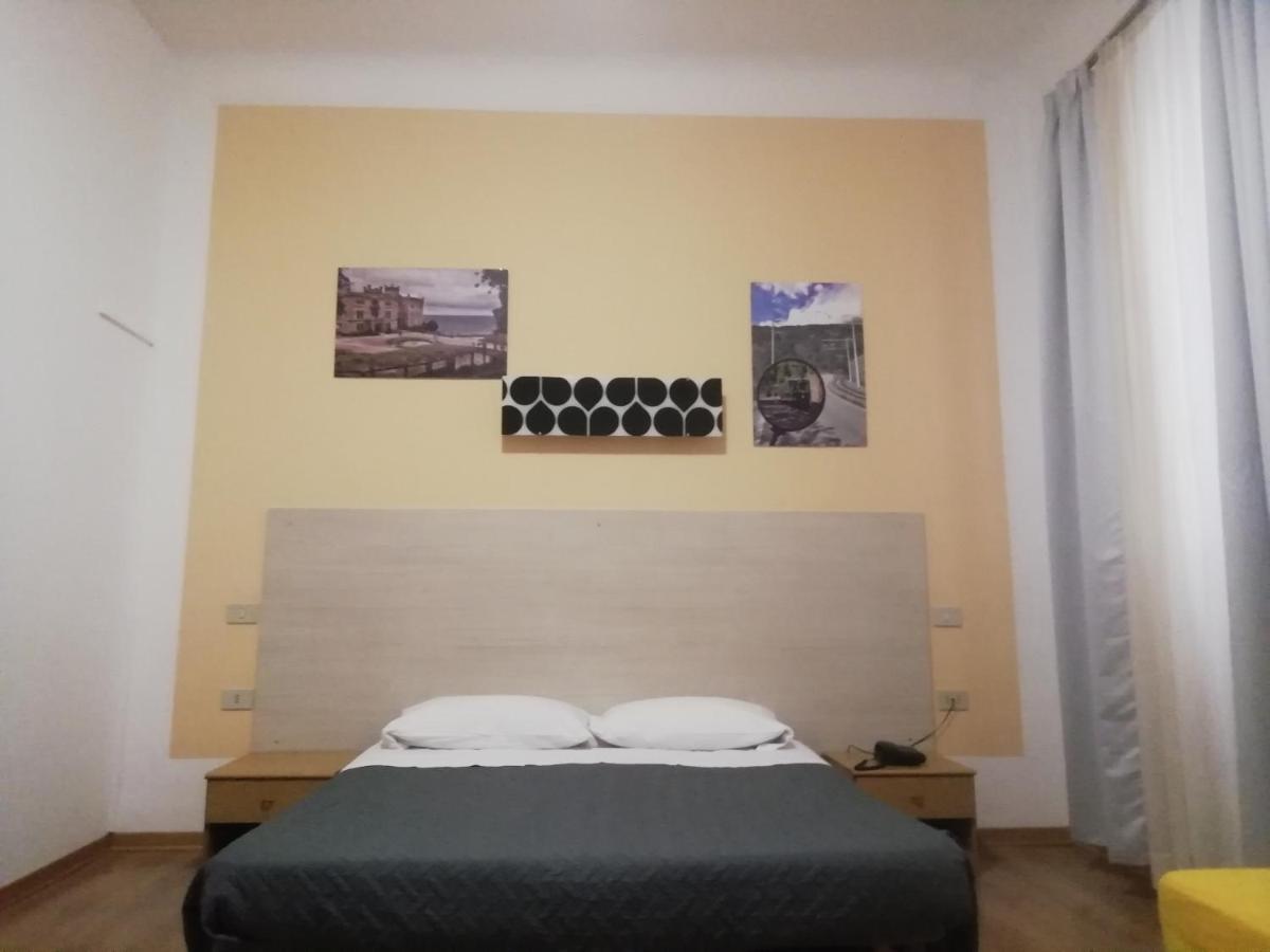 Hotel Alabarda Триест Экстерьер фото