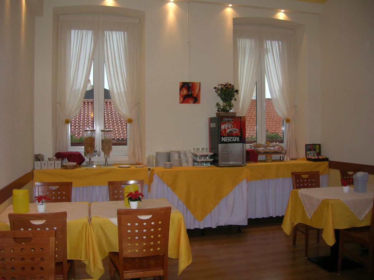 Hotel Alabarda Триест Экстерьер фото