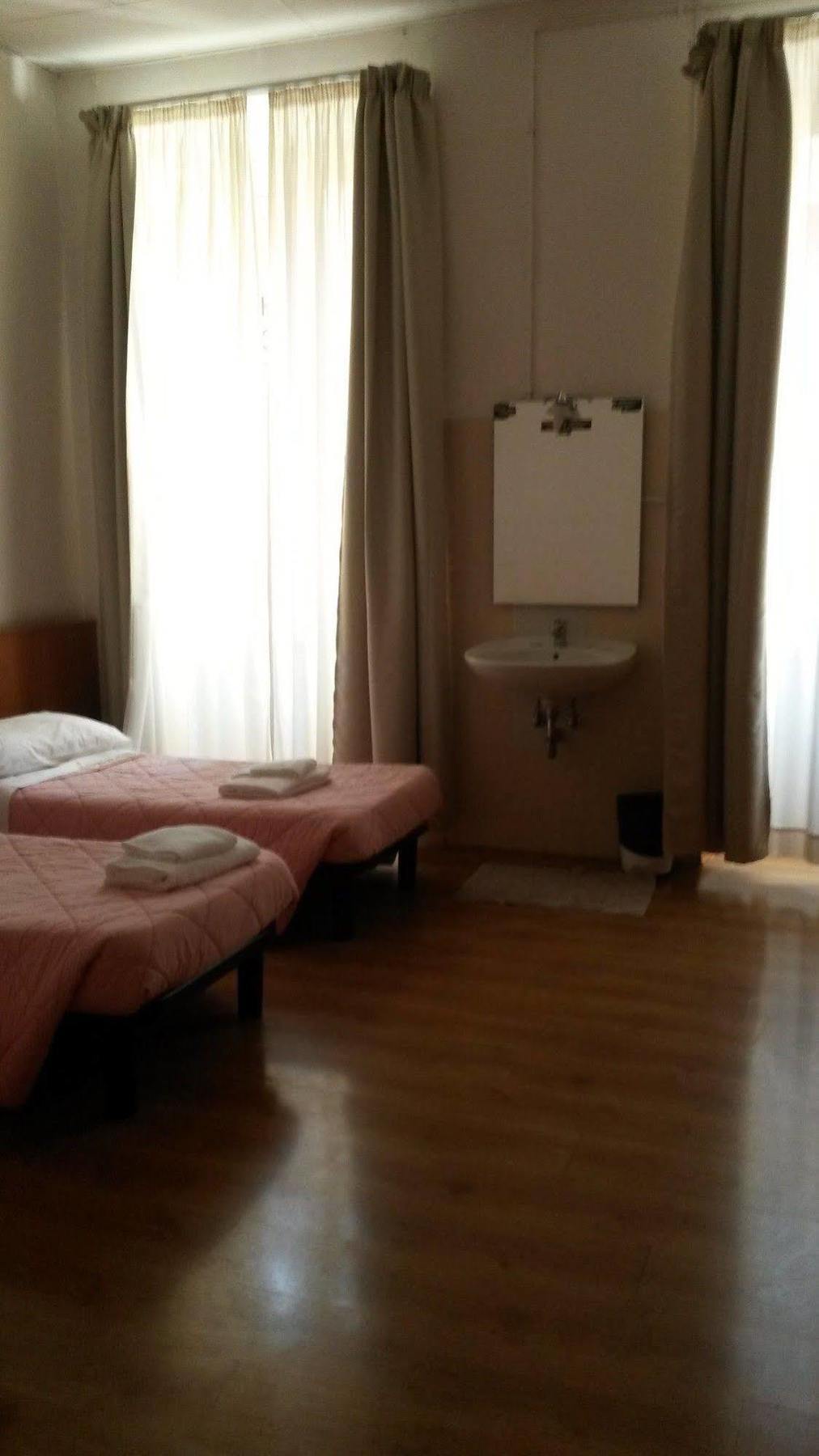 Hotel Alabarda Триест Экстерьер фото