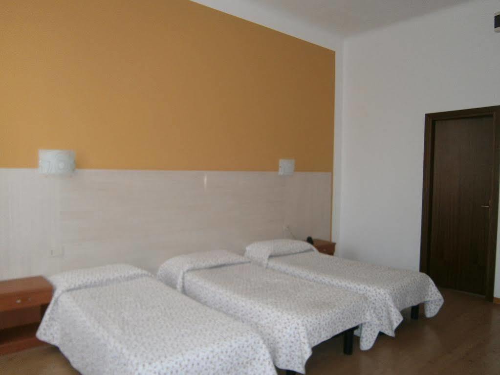 Hotel Alabarda Триест Экстерьер фото