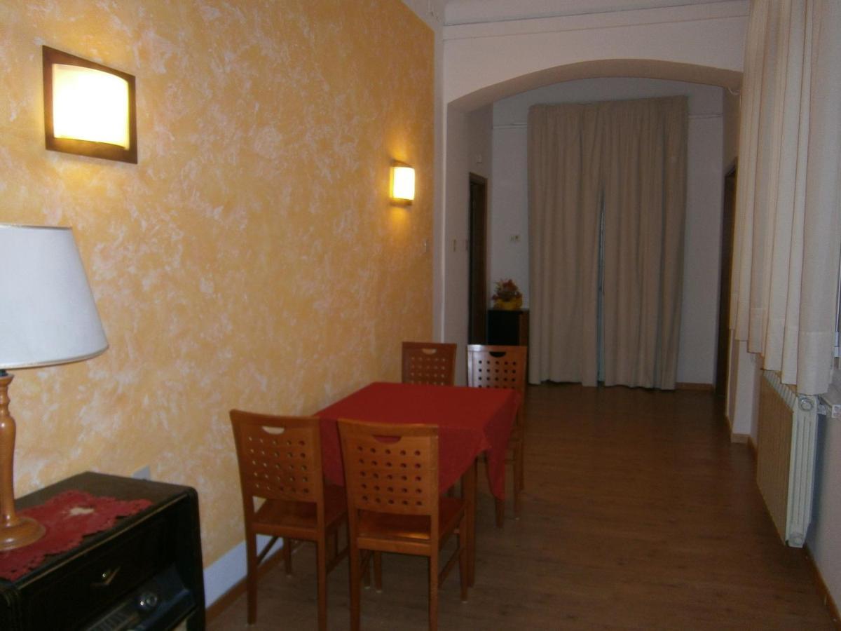 Hotel Alabarda Триест Экстерьер фото