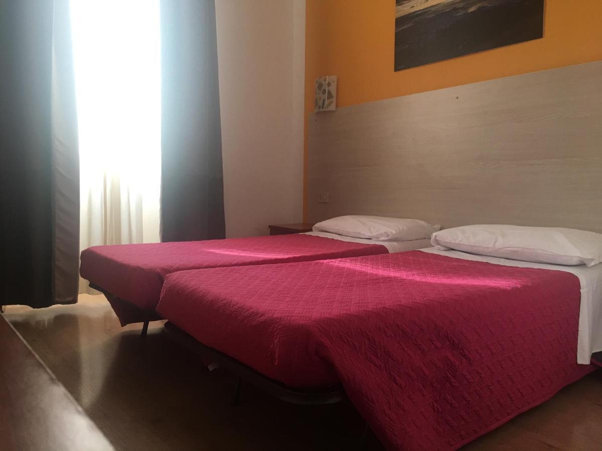 Hotel Alabarda Триест Экстерьер фото